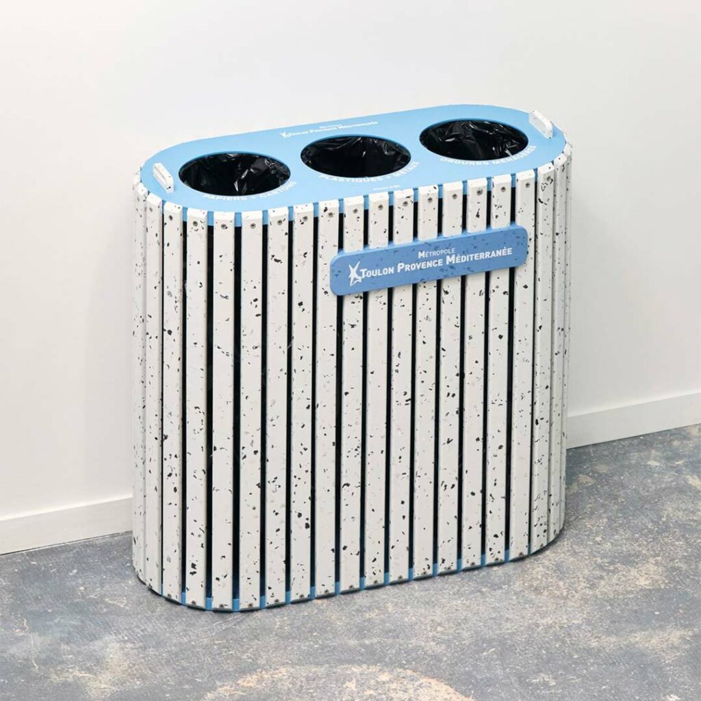 Poubelle en plastique recyclé